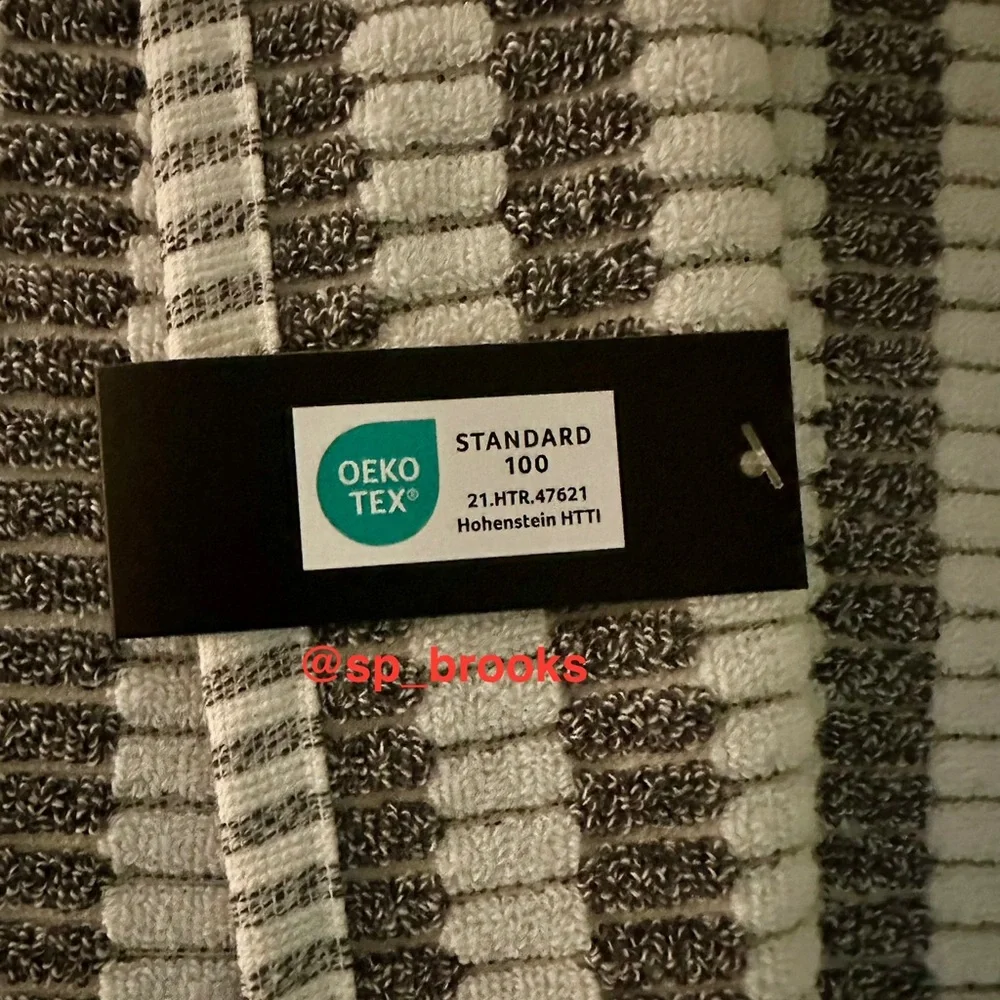 🎁1PC Hotel Balfour Bath Sheet - 34” x 64” - Textured Off White and Heather Gray